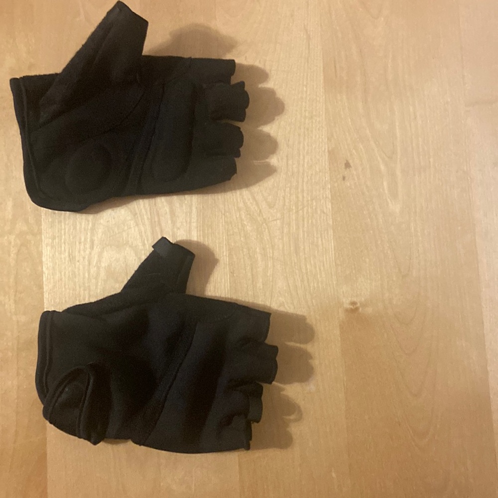 All in motion lifting gloves